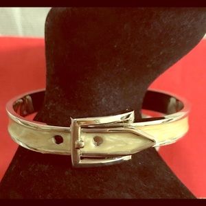 🦉CREAM SILVER-TONE BUCKLE BANGLE BRACELET HINGED